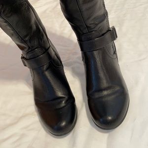 Ladies boots